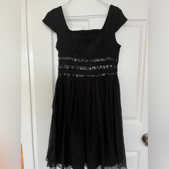Offerme$5❗️ Black Dress in size small - Picture 2 of 3